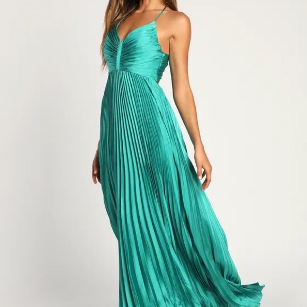 Lulu's Green Sleeveless Halter Maxi Dress for Weddings